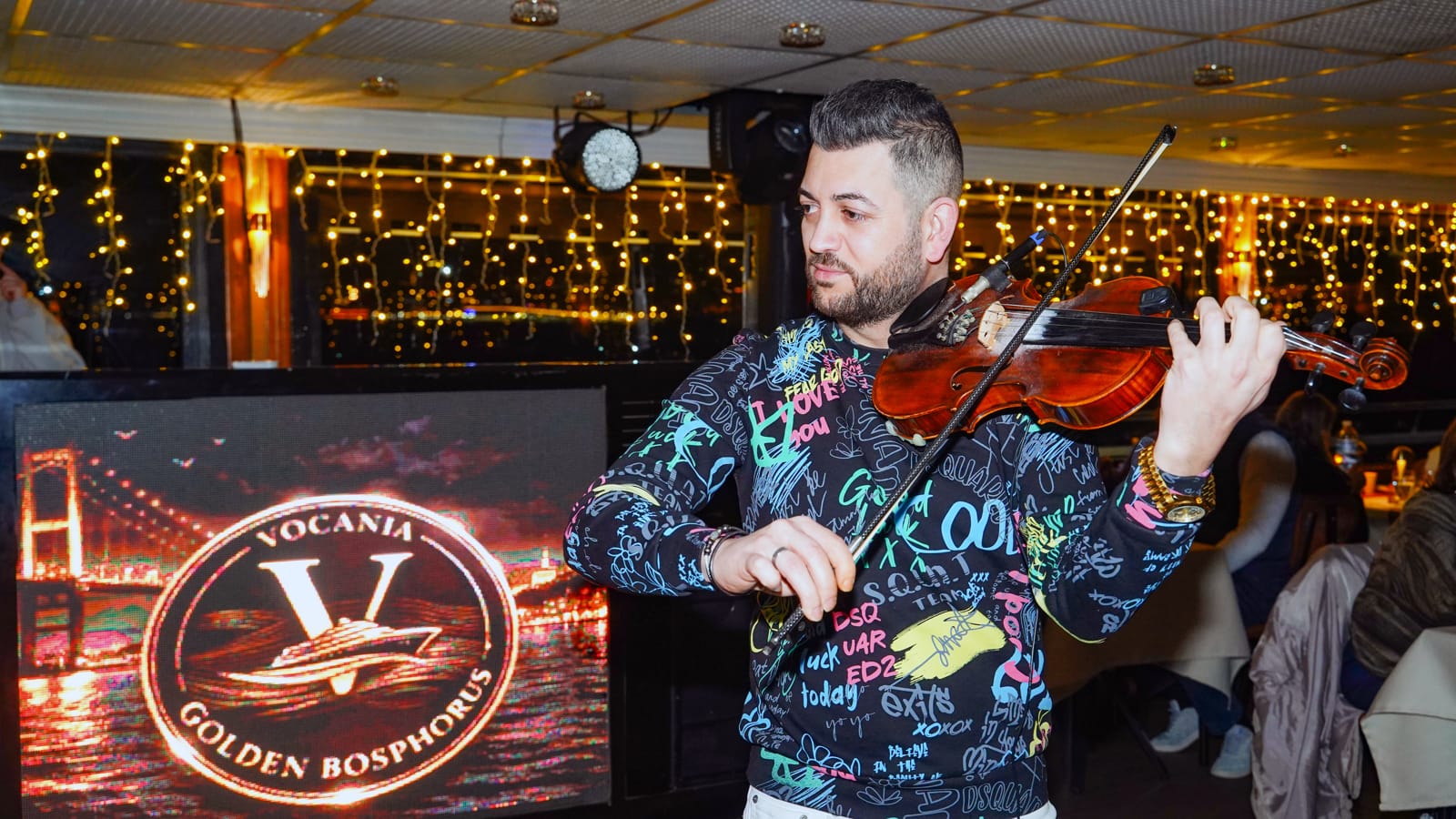 BIRTHDAY PRİVATE TABLE WİTH CAKE AND SONG 