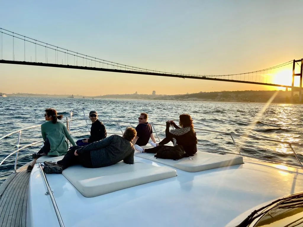 Private Yacht Tour 6 Hours