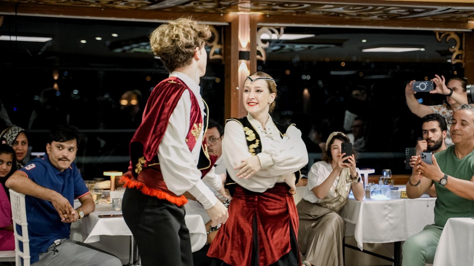 New Year Dinner Cruise (Middle Area Table) with Transfers