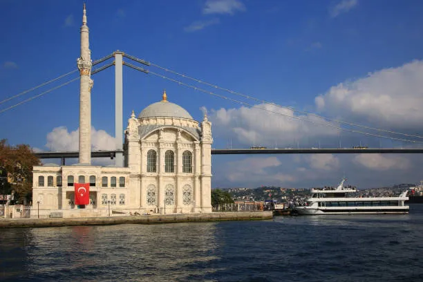 BOSPHORUS LUNCH CRUİSE