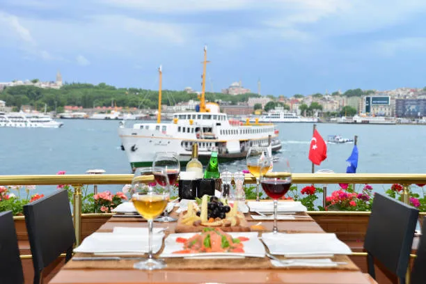 BOSPHORUS LUNCH CRUİSE