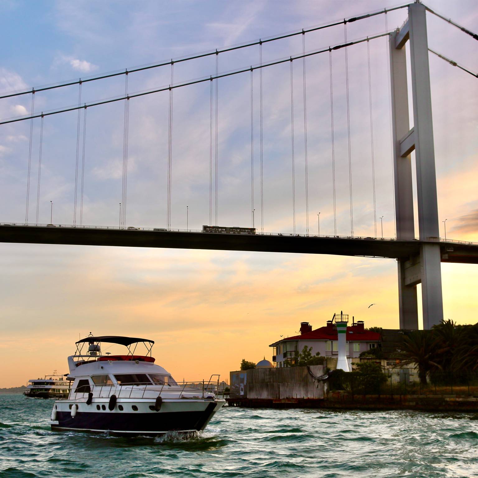 Istanbul Sunset Cruise On The Yacht (Meeting Point)