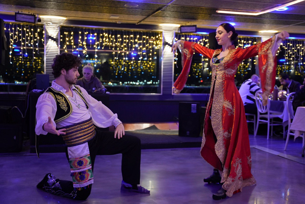 STANDARD PRİVATE TABLE WİTH ALCOHOL + Pick up&Drop off