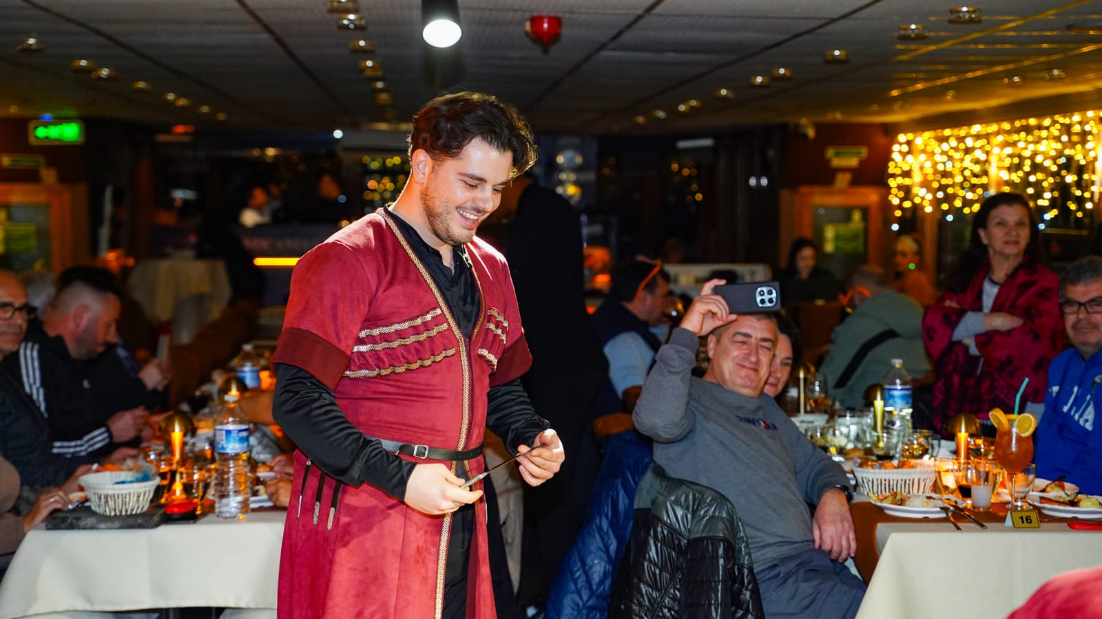 VIP PRİVATE TABLE WİTH ALCOHOL (Meeting Point)