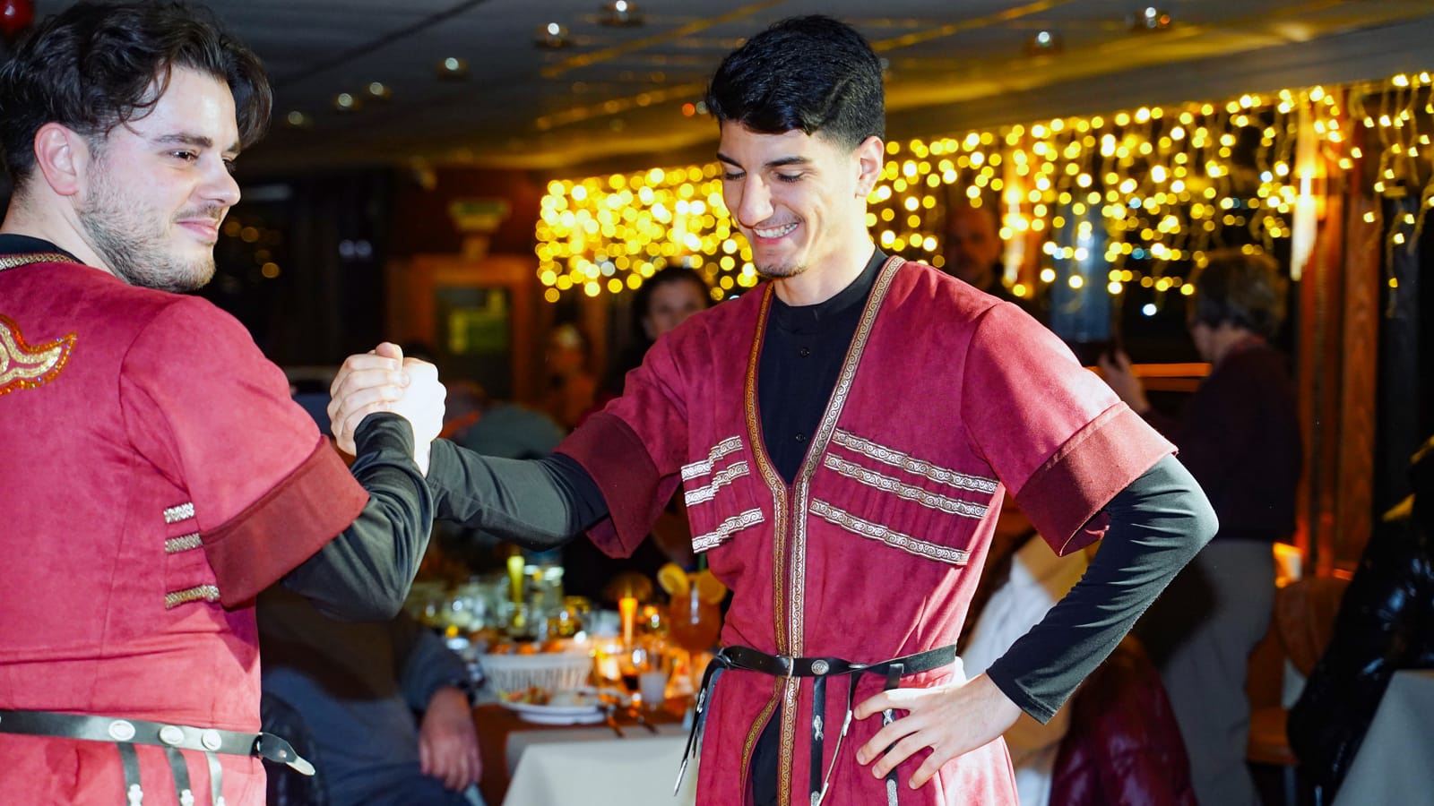 VIP PRİVATE TABLE WİTH ALCOHOL (Meeting Point)