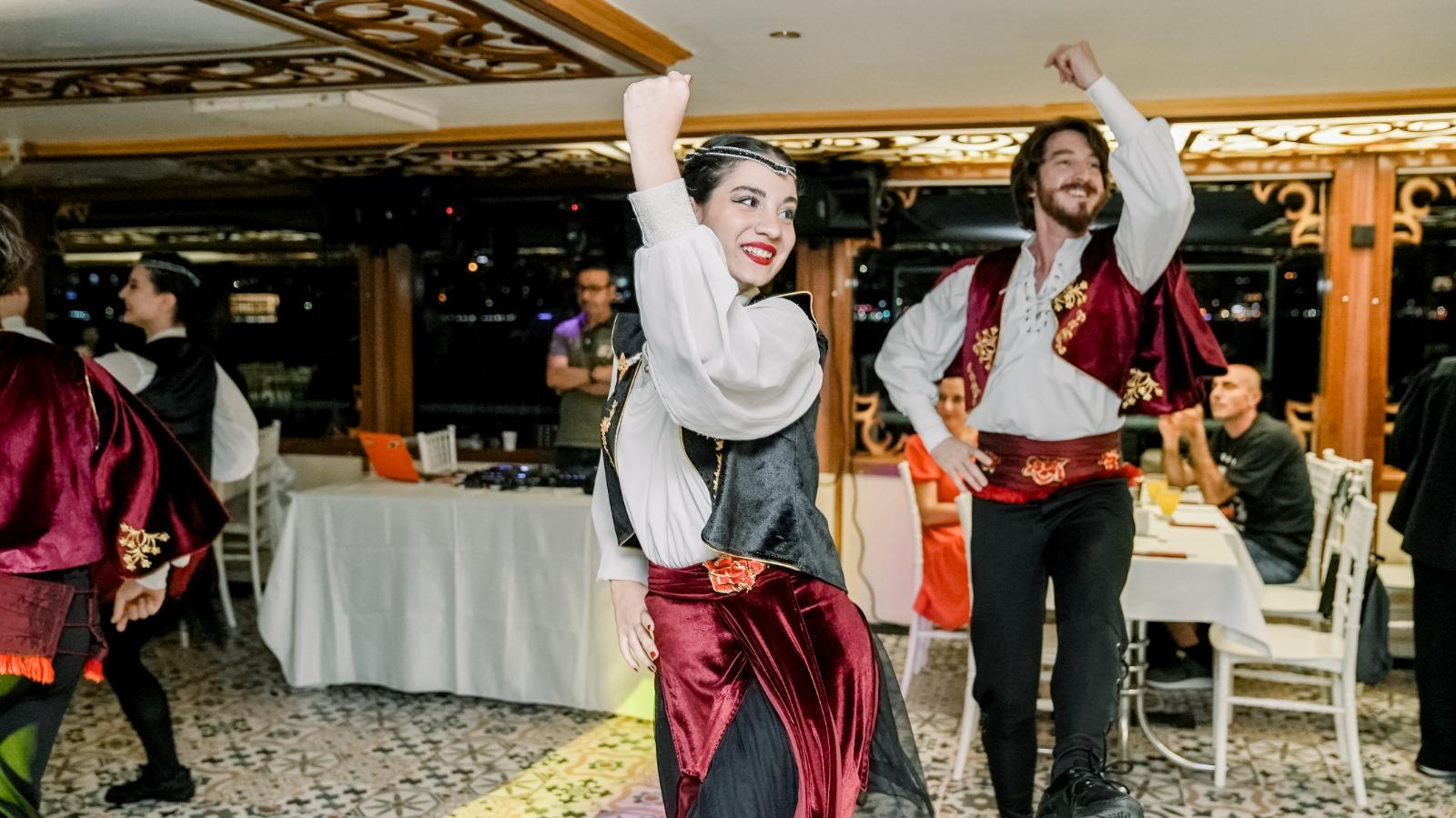 Women's Day Special: Bosphorus Dinner Cruise in Istanbul  (Alcohol Menu) 