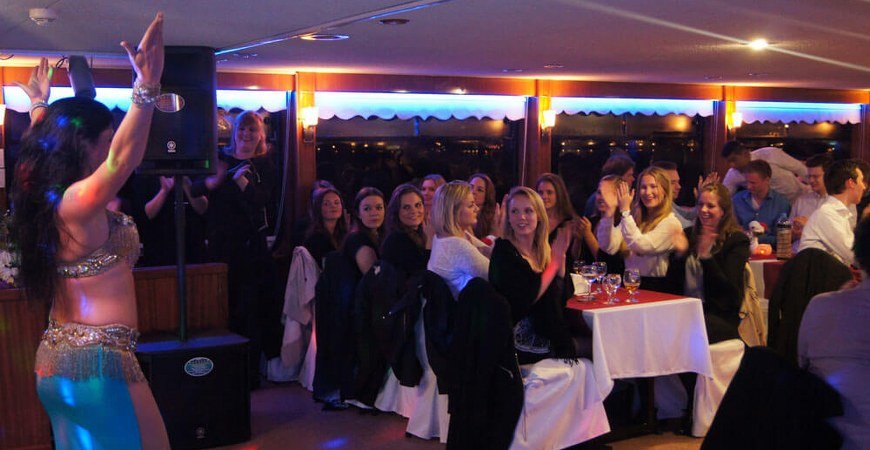 Women's Day Special: Bosphorus Dinner Cruise in Istanbul  (Alcohol Menu) 